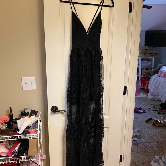 entro Long Black Embroidered Lace Maxi Dress - Picture 3 of 3